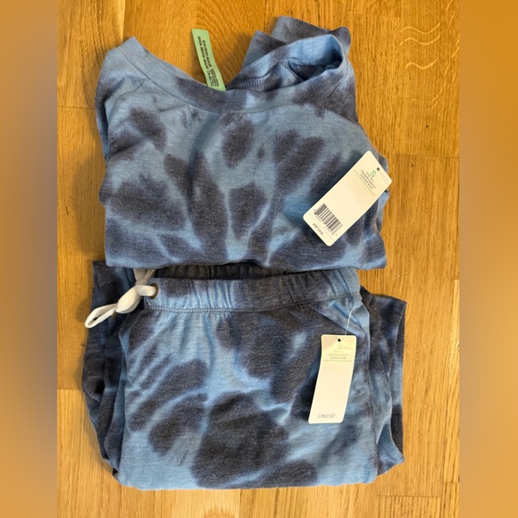 Honeydew Lounge Set - Picture 3 of 5